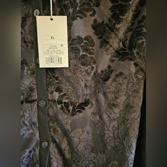 Lightweight Button Down Cardigan Women XL -- NWT - Picture 3 of 6